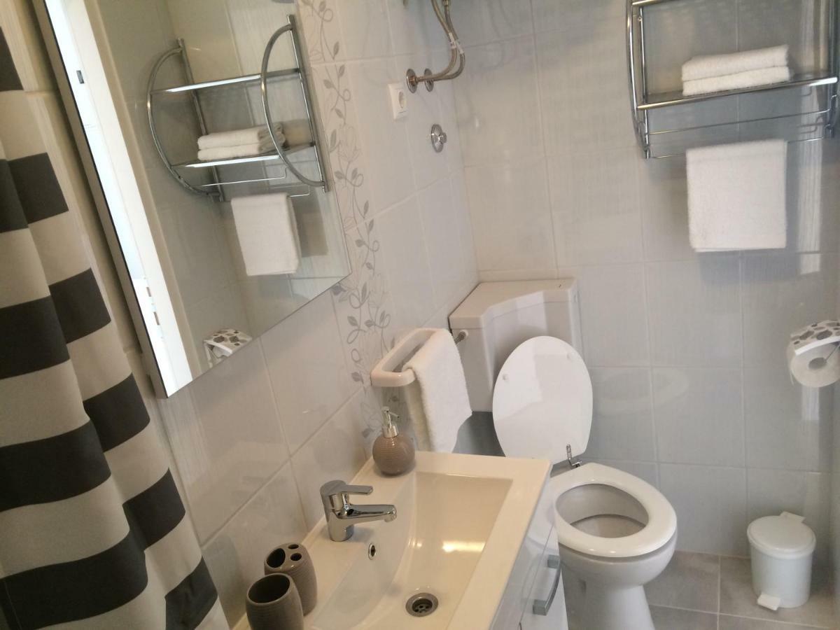 Apartments Nina オミサリ エクステリア 写真